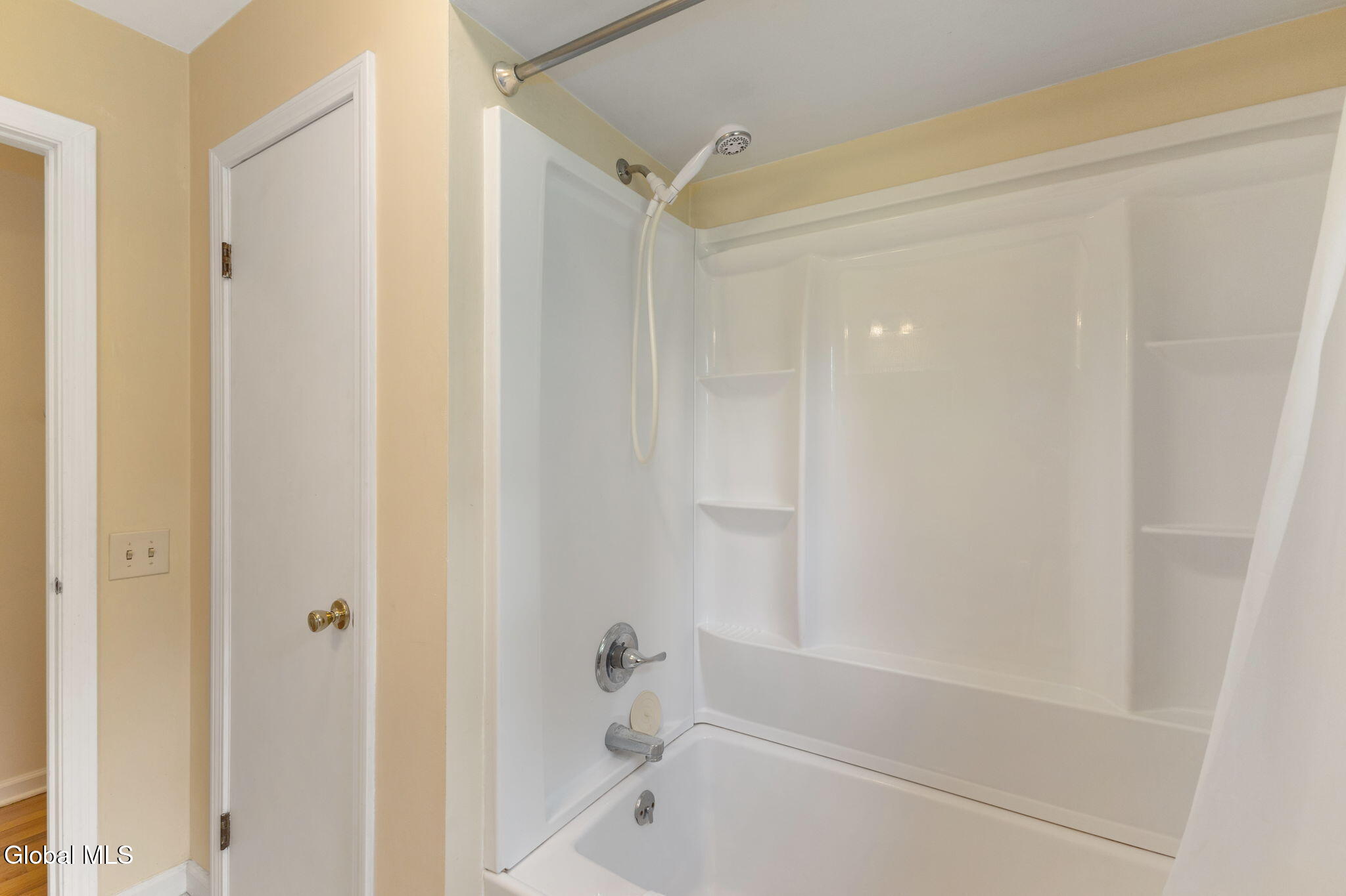 12 Lakewood Drive Saratoga Springs NY 12866