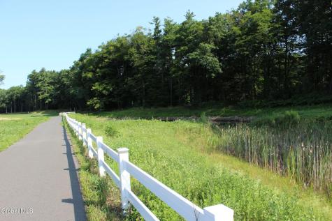 107 Whispering Pines Way Schenectady NY 12306