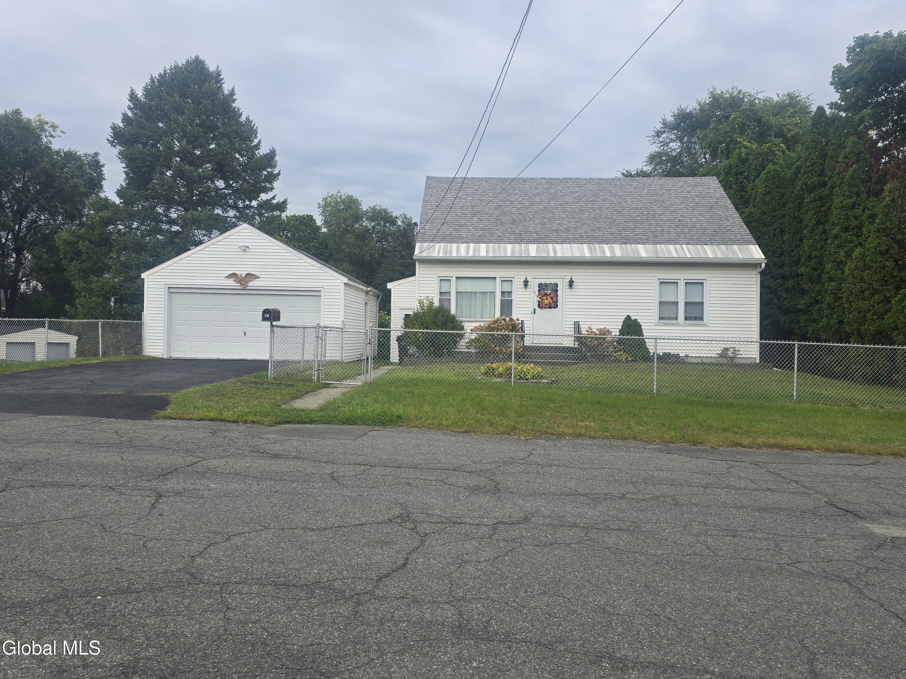 31 Breslin Avenue Cohoes NY 12047