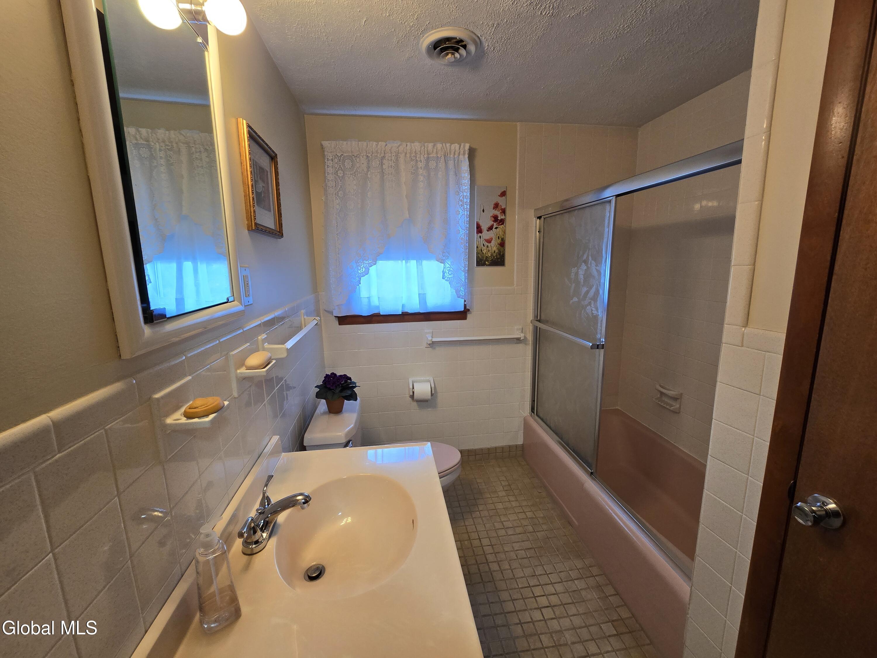 31 Breslin Avenue Cohoes NY 12047