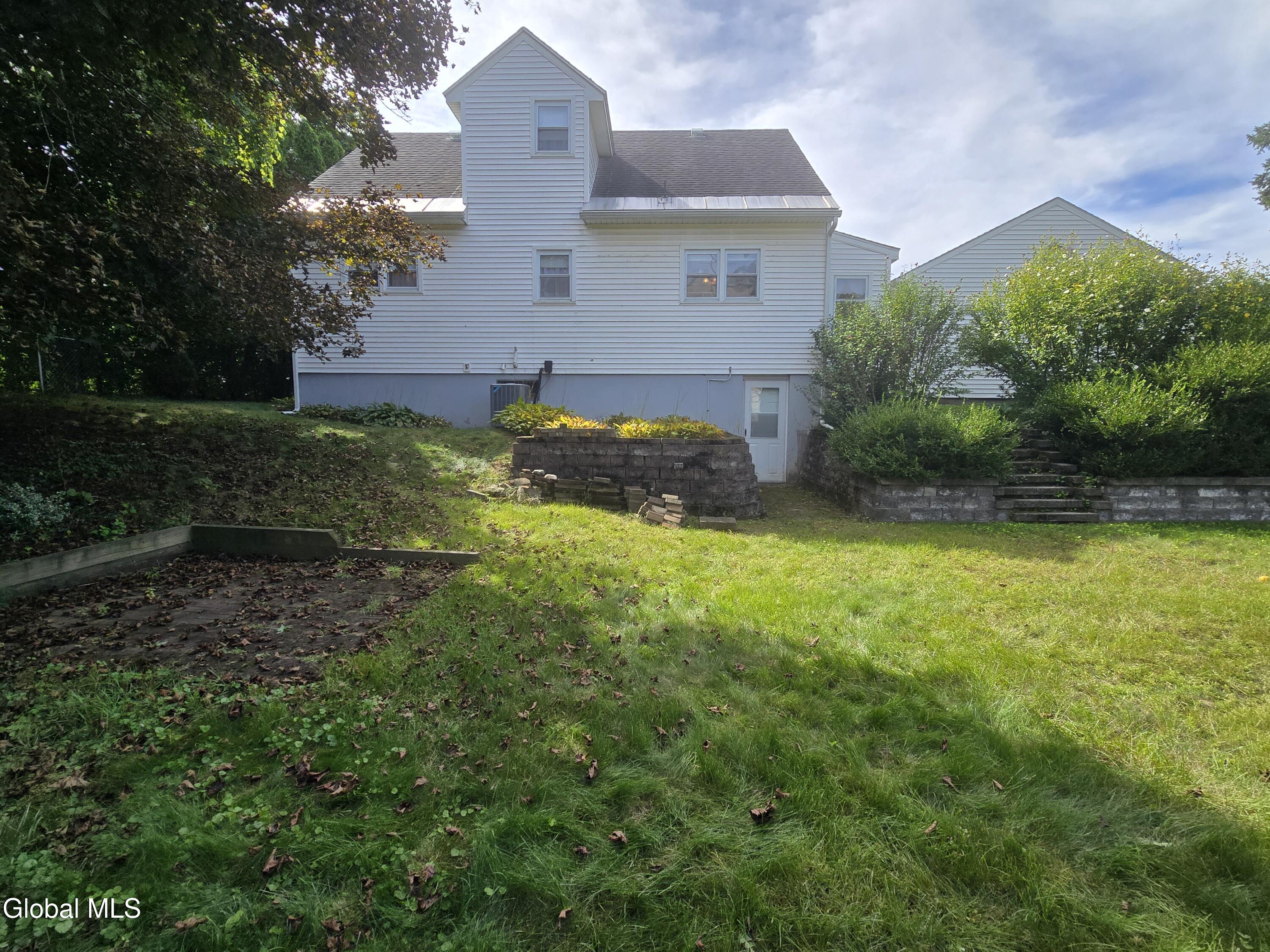 31 Breslin Avenue Cohoes NY 12047