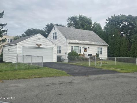 31 Breslin Avenue Cohoes NY 12047