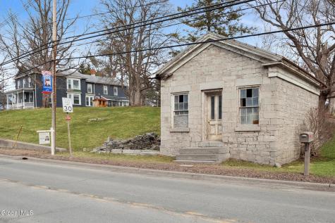 352 Main Street Schoharie NY 12157