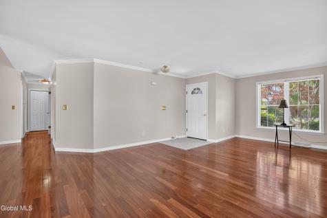 1118 Clute Crest Lane Niskayuna NY 12309