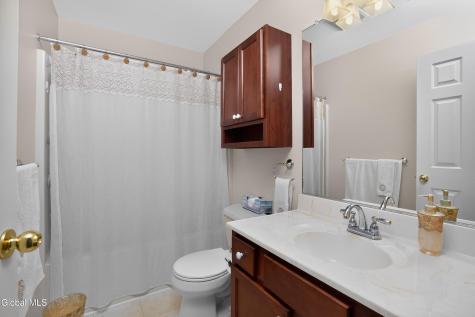 1118 Clute Crest Lane Niskayuna NY 12309