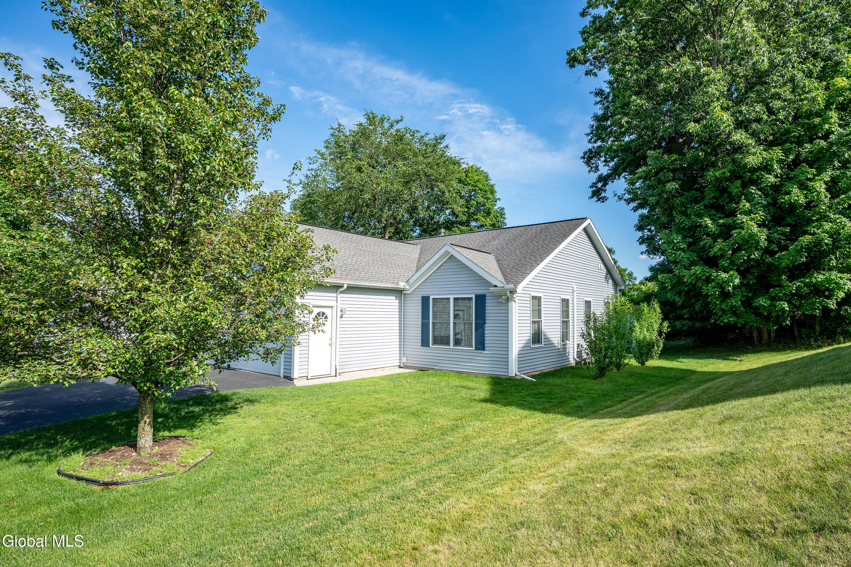 1118 Clute Crest Lane Niskayuna NY 12309