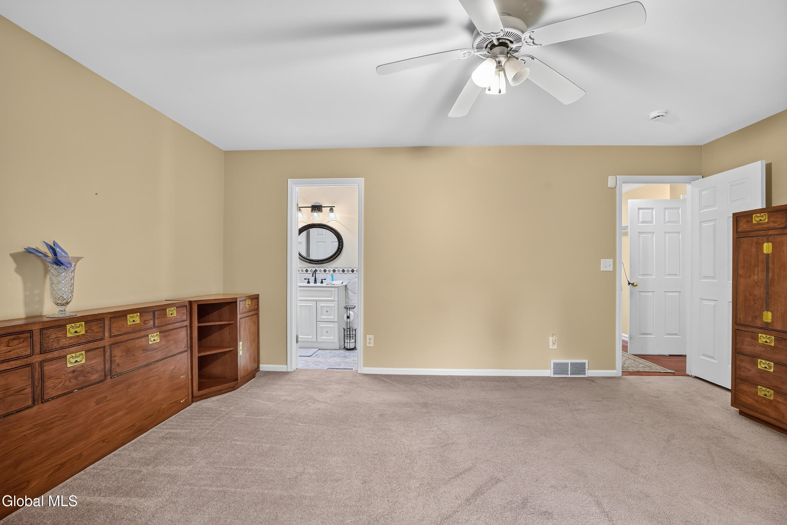 1118 Clute Crest Lane Niskayuna NY 12309