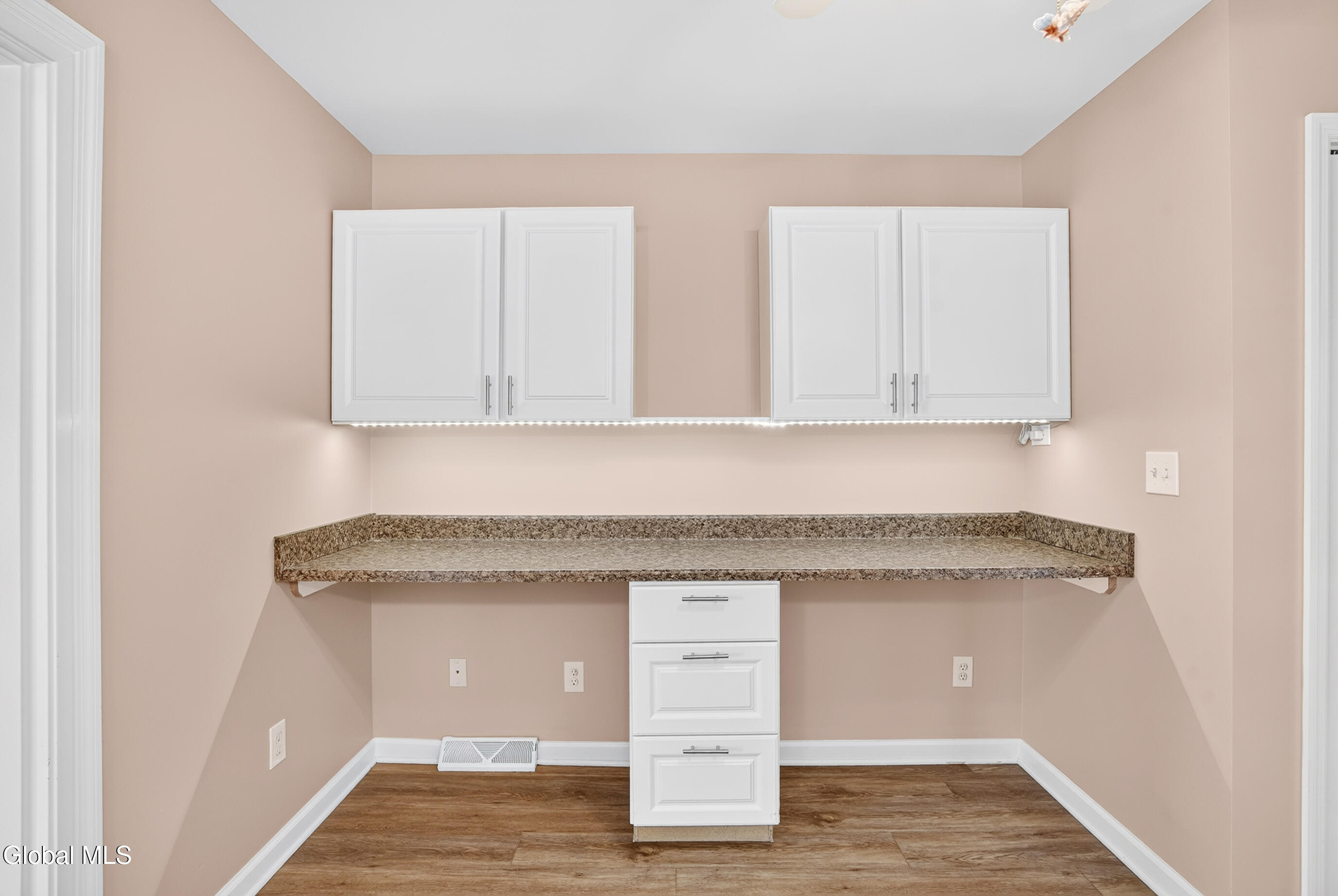 1118 Clute Crest Lane Niskayuna NY 12309