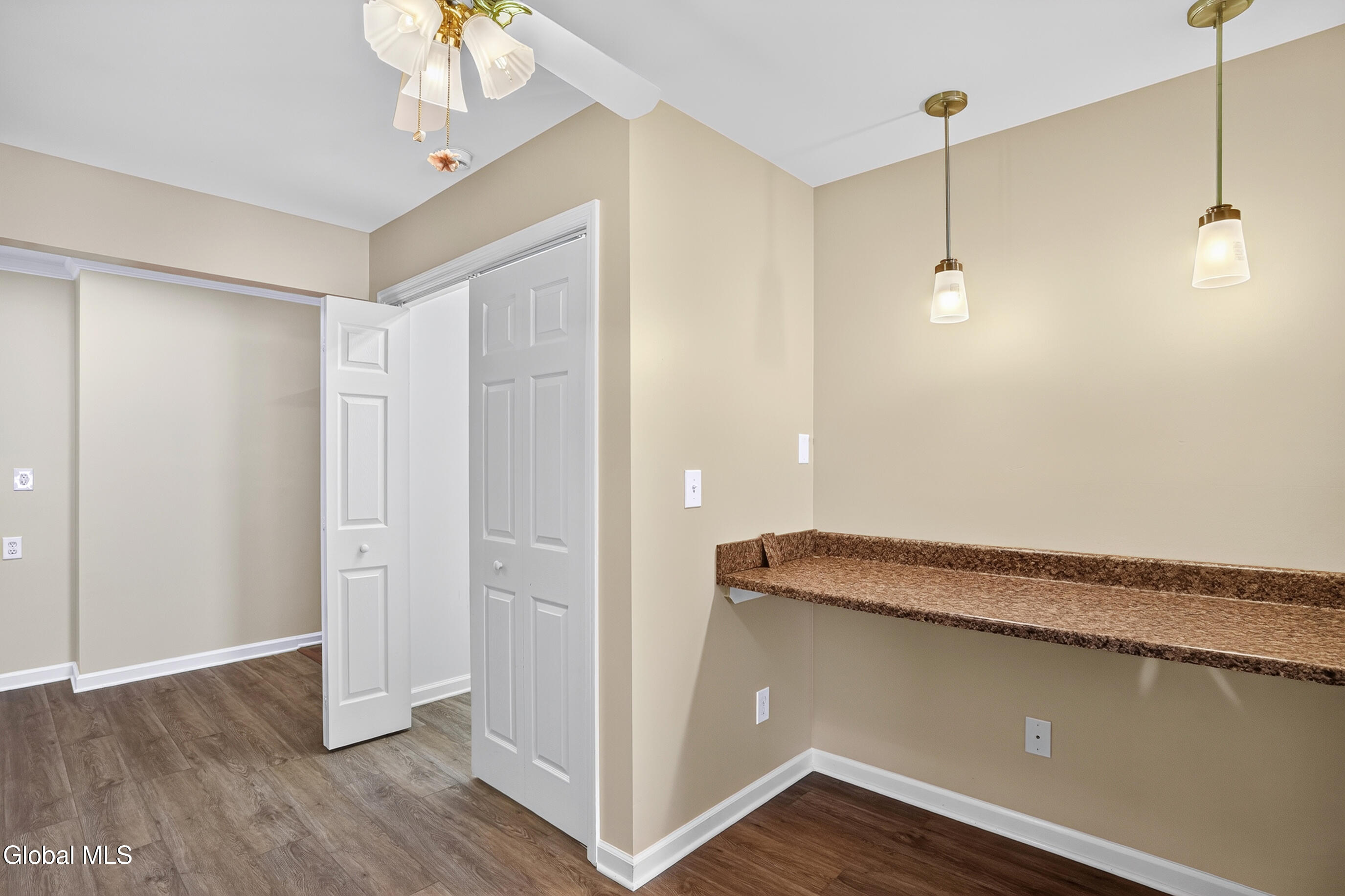 1118 Clute Crest Lane Niskayuna NY 12309