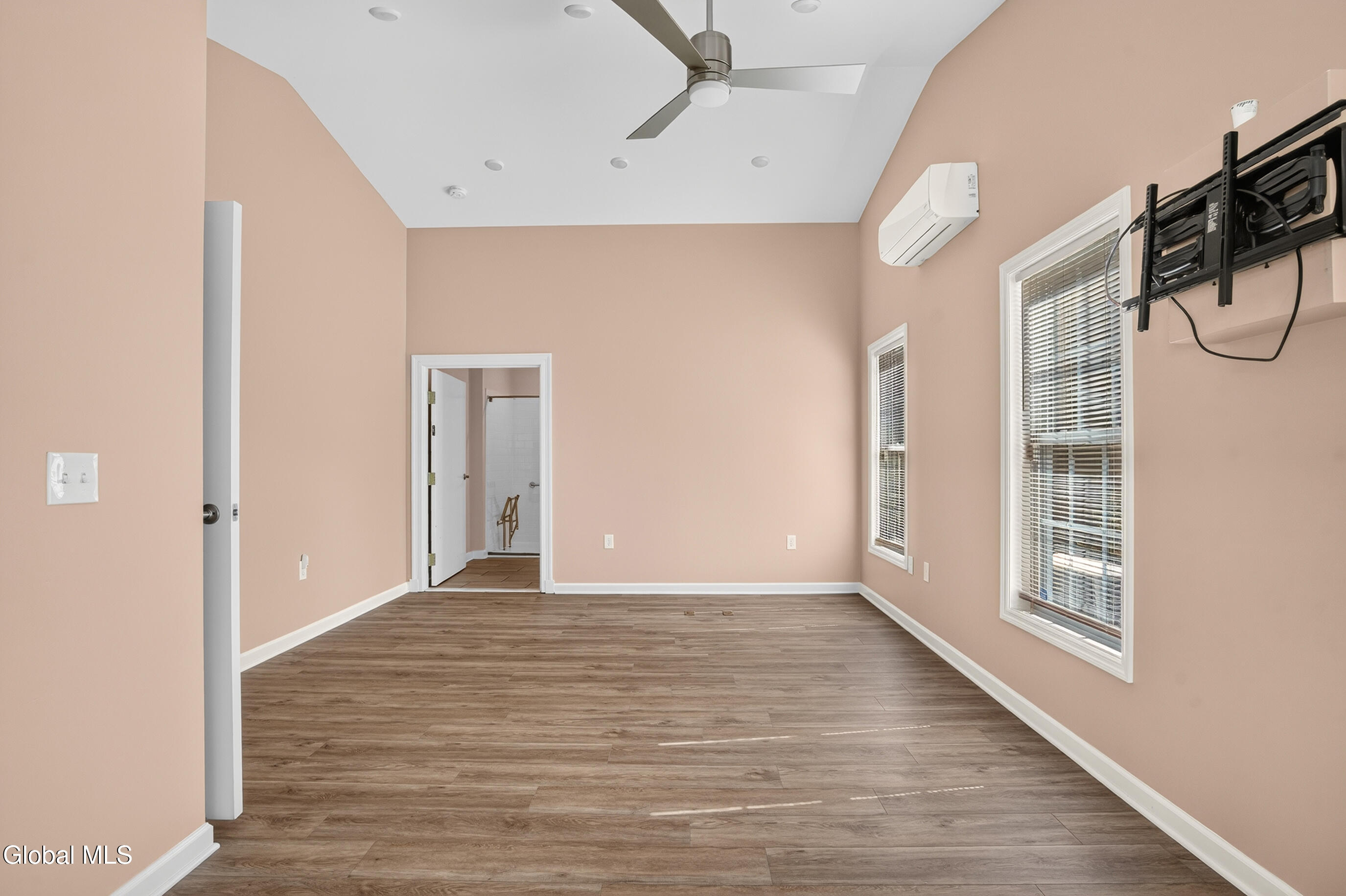 1118 Clute Crest Lane Niskayuna NY 12309