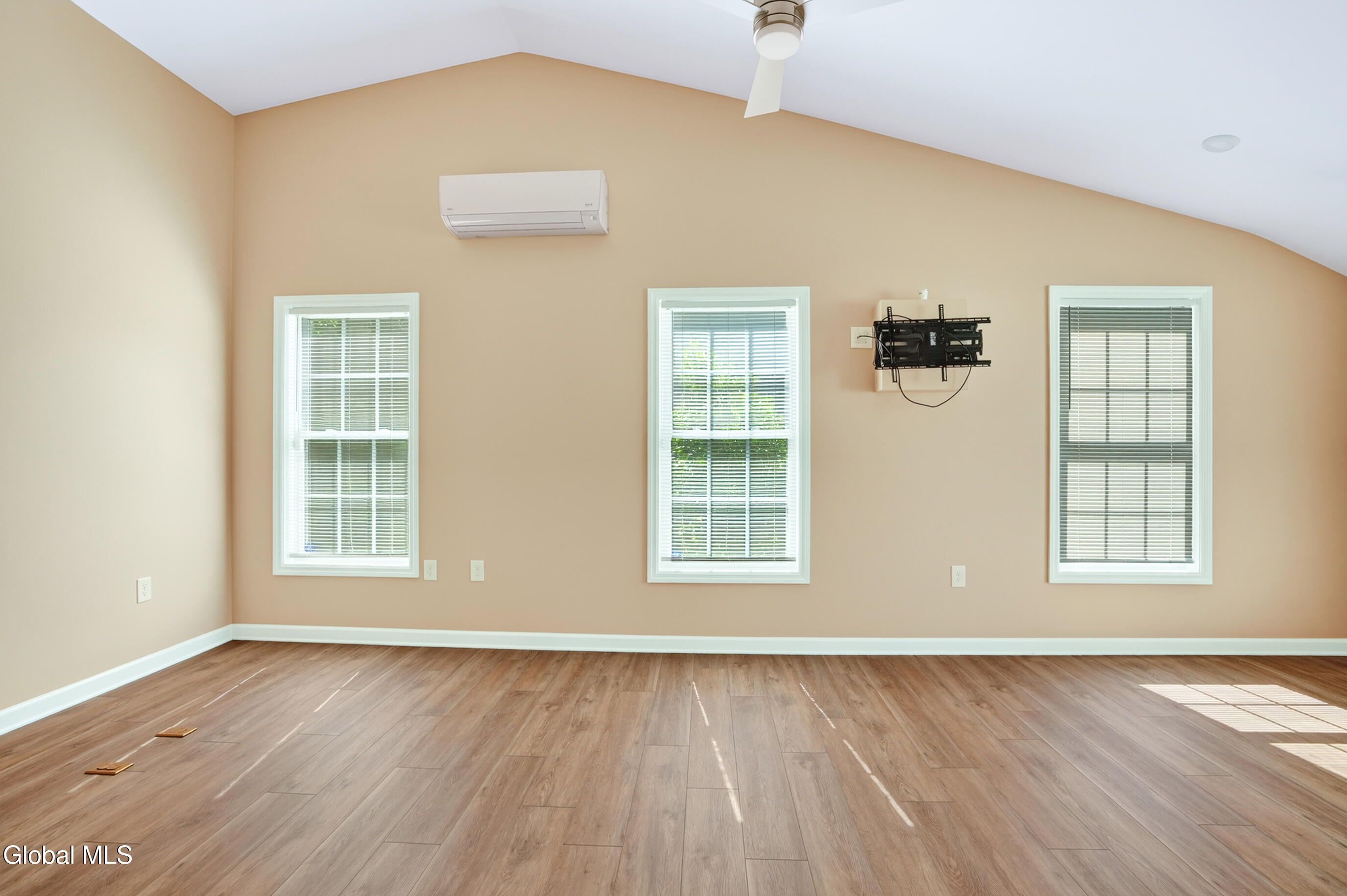 1118 Clute Crest Lane Niskayuna NY 12309