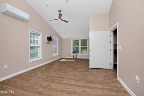 1118 Clute Crest Lane Niskayuna NY 12309
