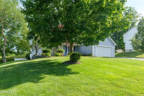 1118 Clute Crest Lane Niskayuna NY 12309