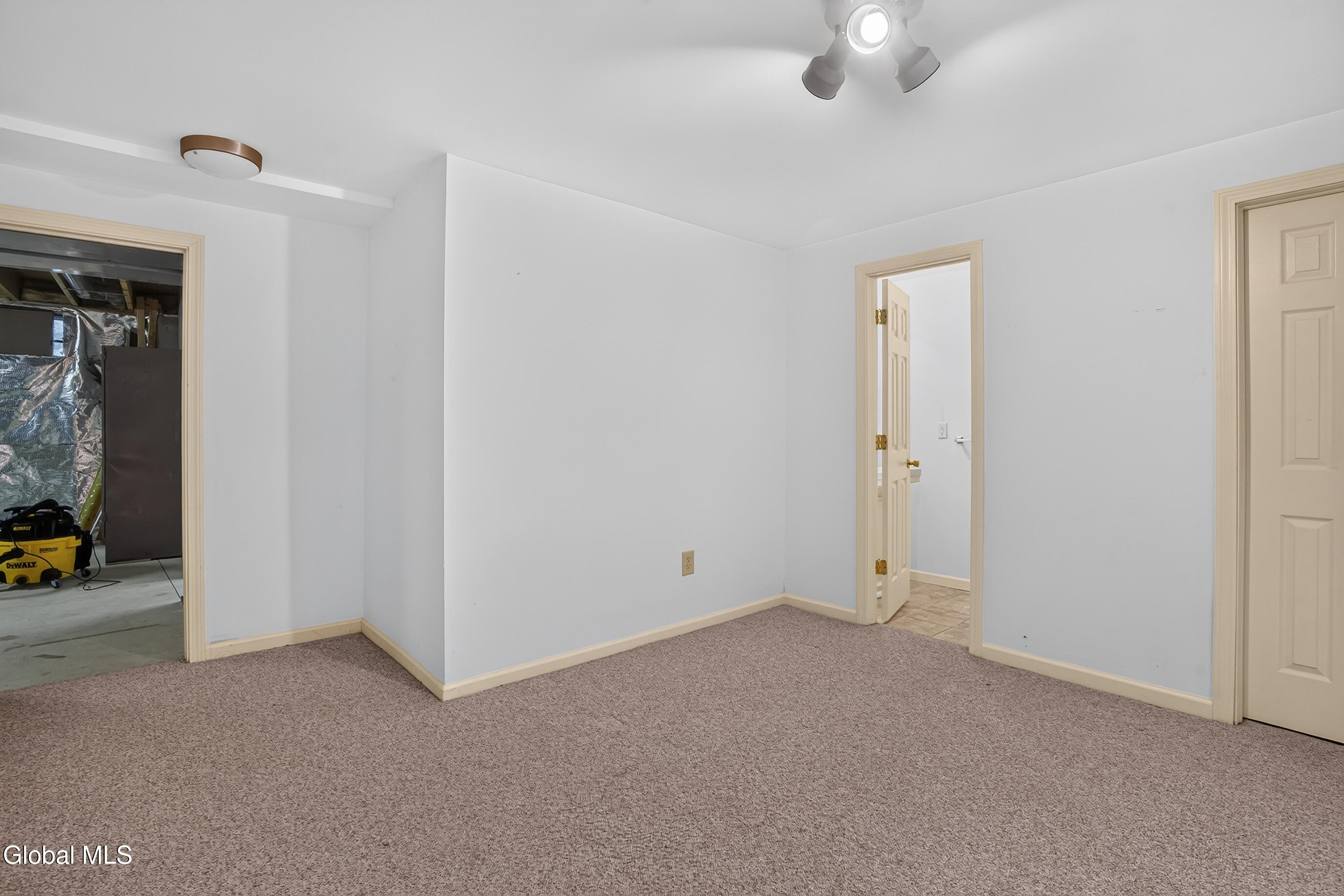 1118 Clute Crest Lane Niskayuna NY 12309