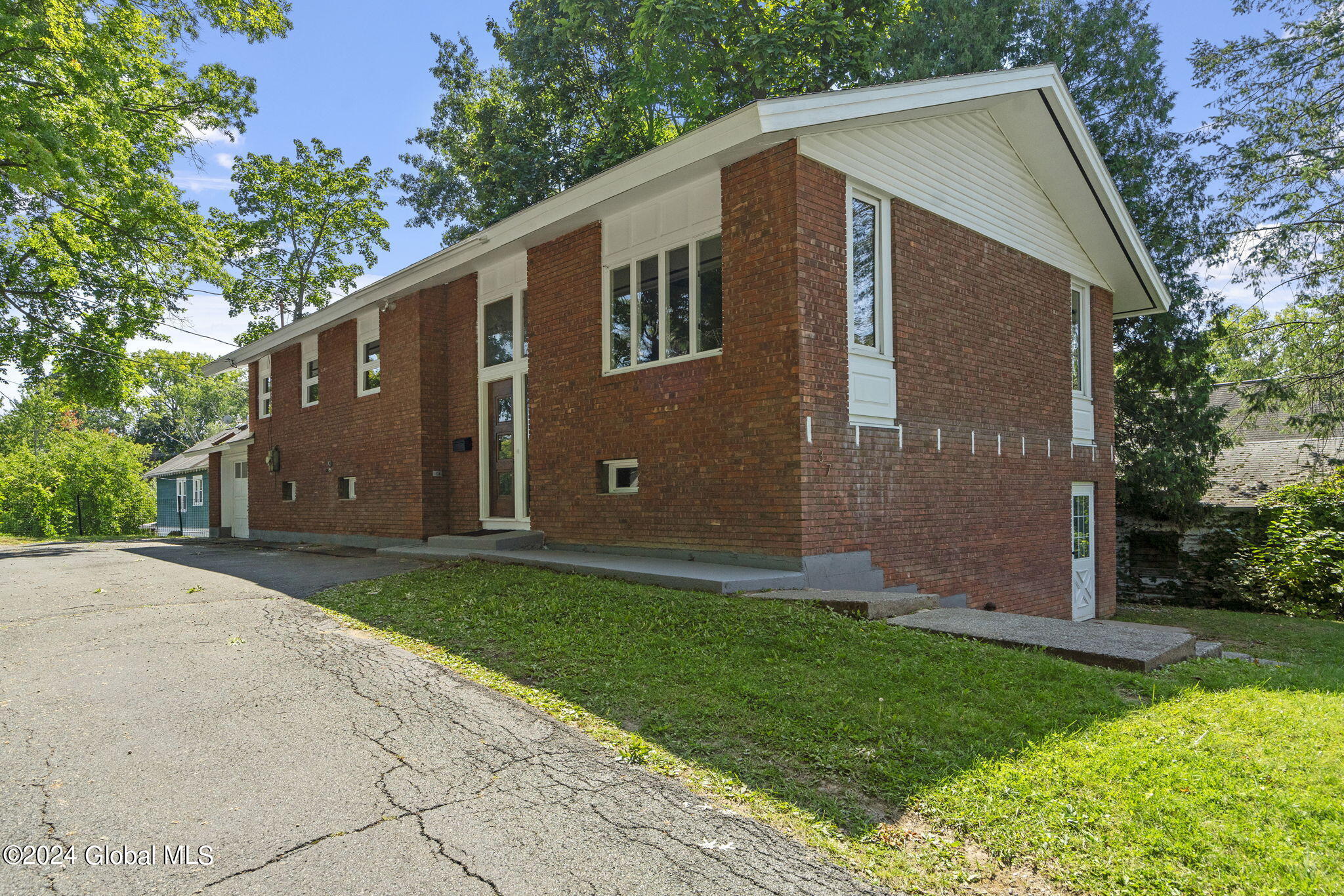 33-37 Winnie Street Albany NY 12208