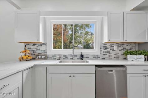 48 Mcbride Road Mechanicville NY 12118