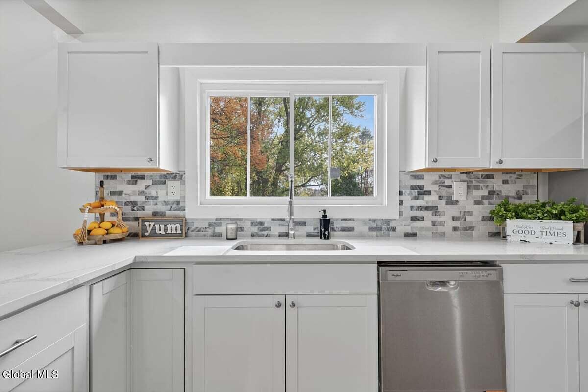 48 Mcbride Road Mechanicville NY 12118