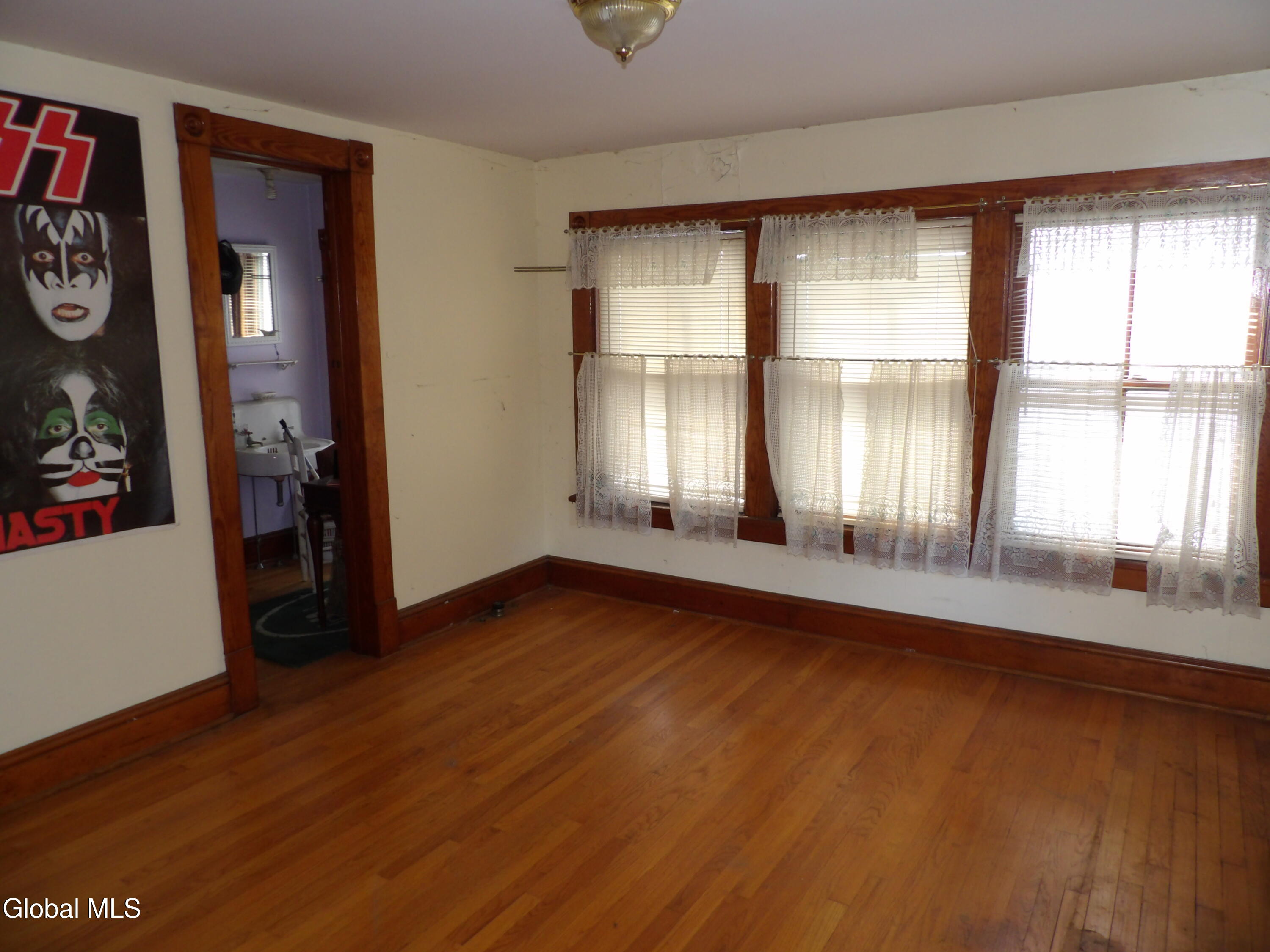 50 Saratoga Avenue Waterford NY 12188