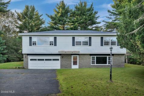 10 Diana Lane Troy NY 12180