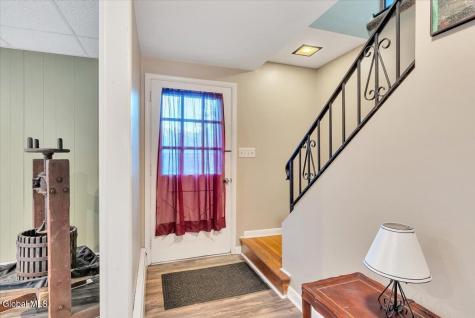 10 Diana Lane Troy NY 12180