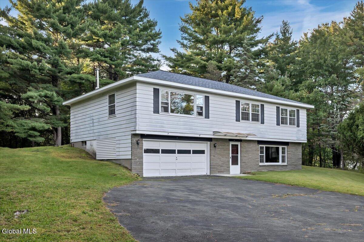 10 Diana Lane Troy NY 12180