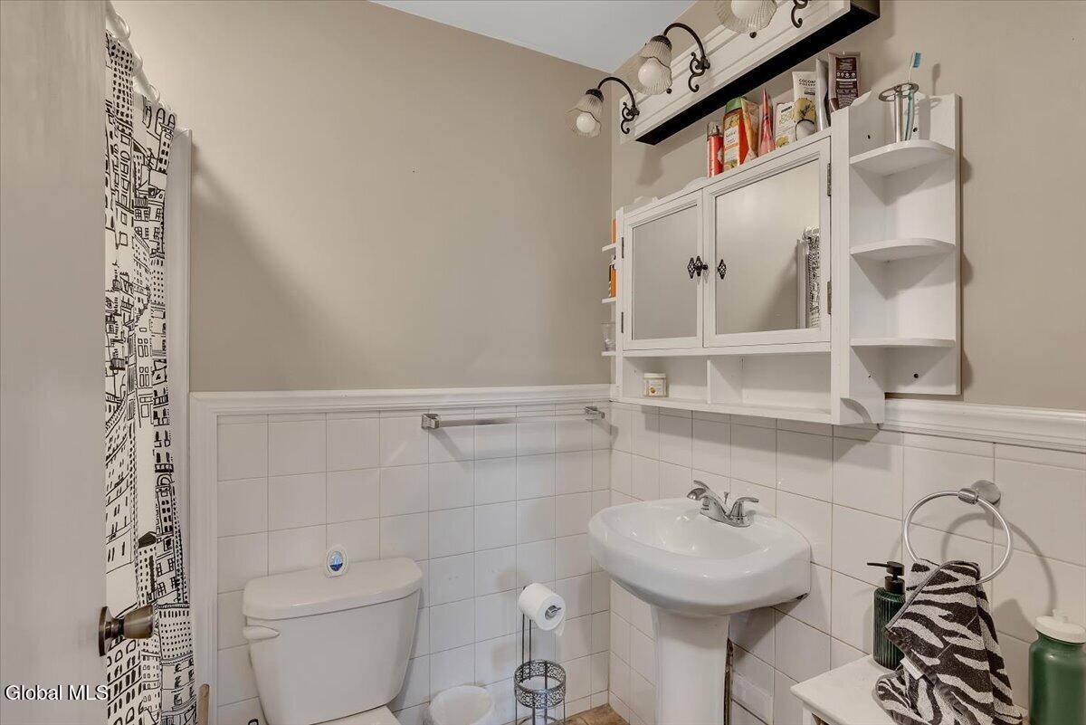 10 Diana Lane Troy NY 12180