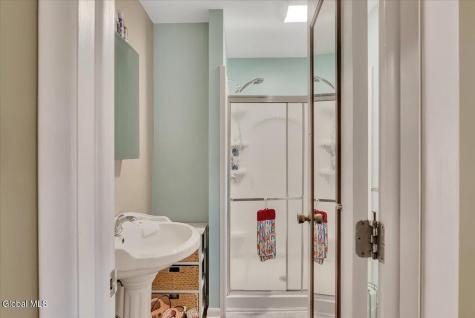 10 Diana Lane Troy NY 12180