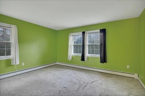 10 Diana Lane Troy NY 12180