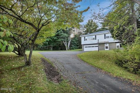 10 Diana Lane Troy NY 12180