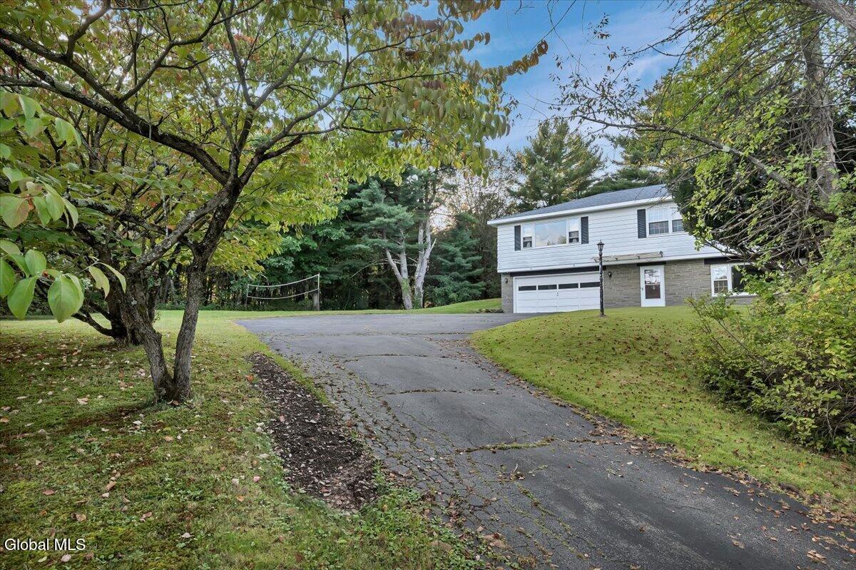 10 Diana Lane Troy NY 12180