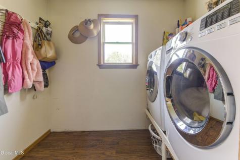 101 Button Road Halfmoon NY 12188