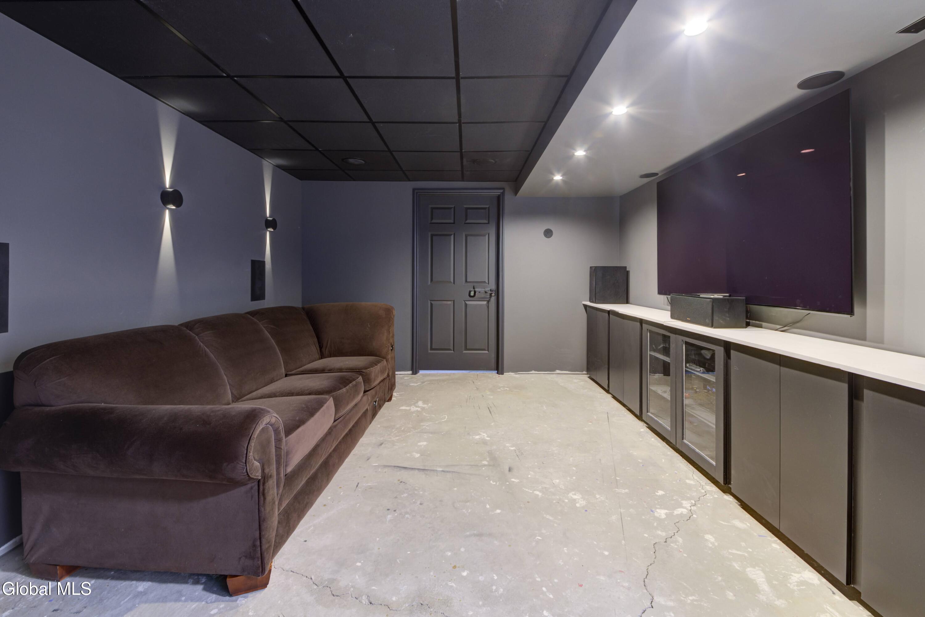 101 Button Road Halfmoon NY 12188