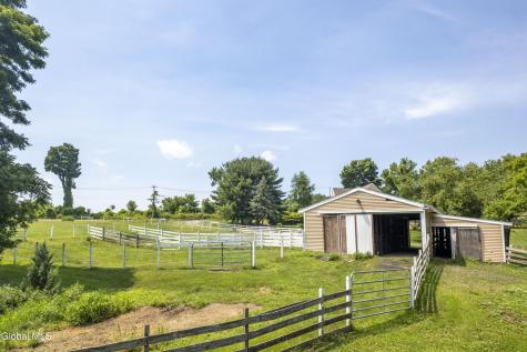 101 Button Road Halfmoon NY 12188