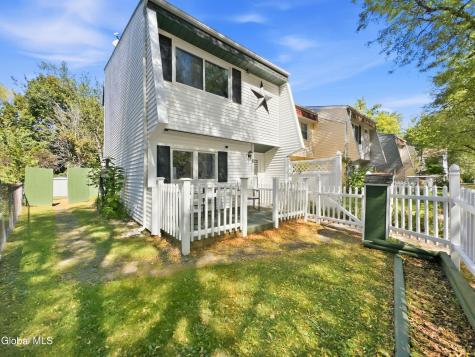 6 Tenandaho Lane Mechanicville NY 12118