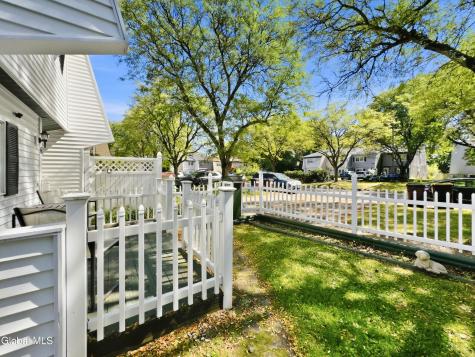 6 Tenandaho Lane Mechanicville NY 12118
