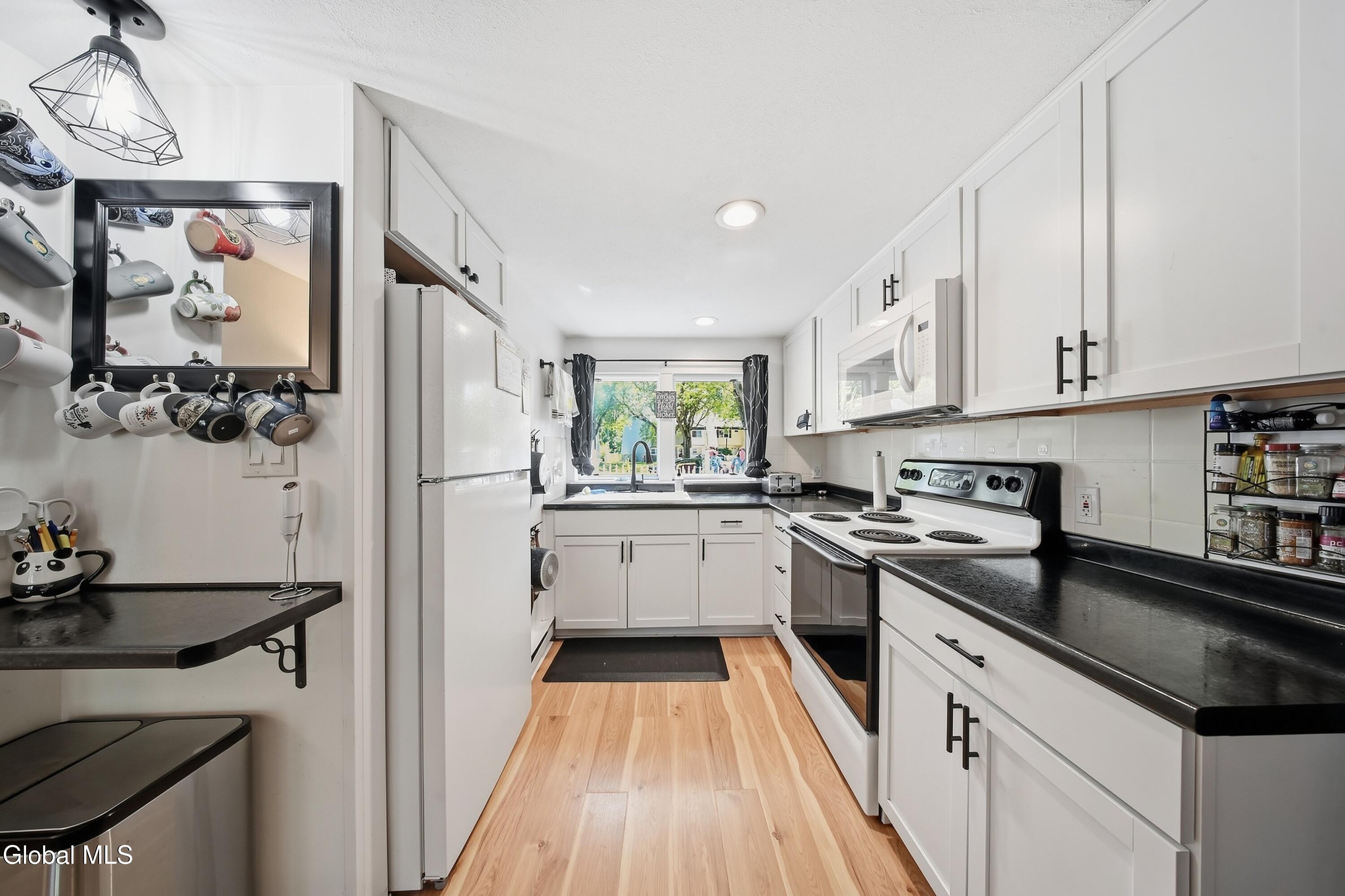 6 Tenandaho Lane Mechanicville NY 12118