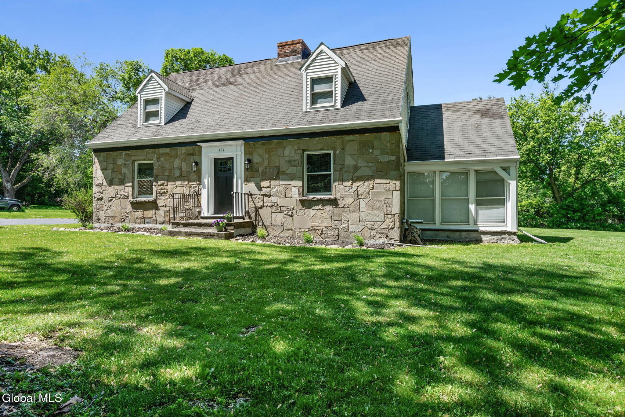 121 Maltbie Drive Amsterdam NY 12010