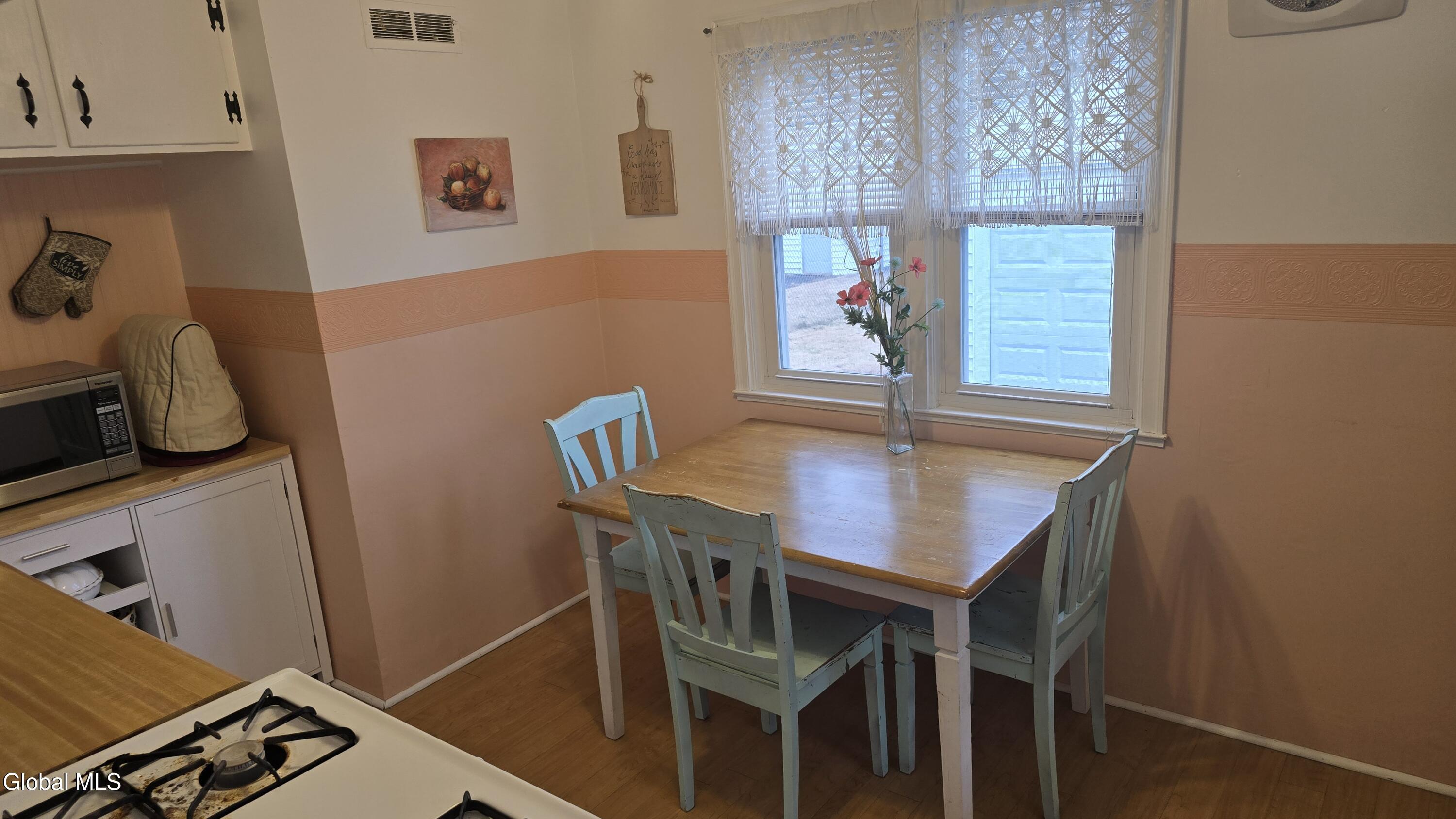 35 Eastholm Road Schenectady NY 12304