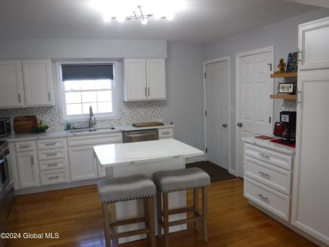 15 Lilac Lane Latham NY 12110