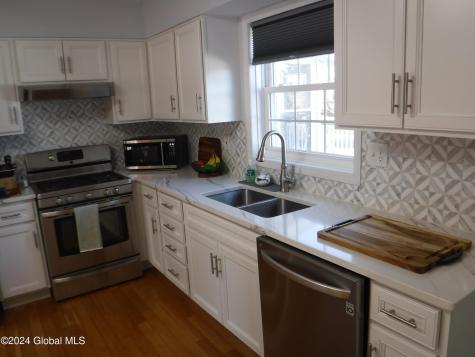 15 Lilac Lane Latham NY 12110
