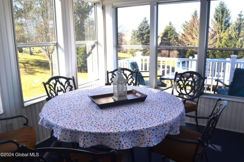 15 Lilac Lane Latham NY 12110