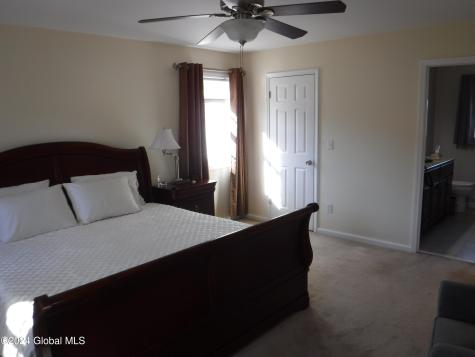 15 Lilac Lane Latham NY 12110