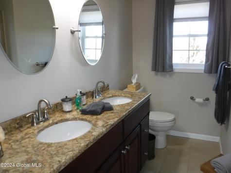 15 Lilac Lane Latham NY 12110