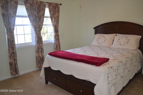 15 Lilac Lane Latham NY 12110