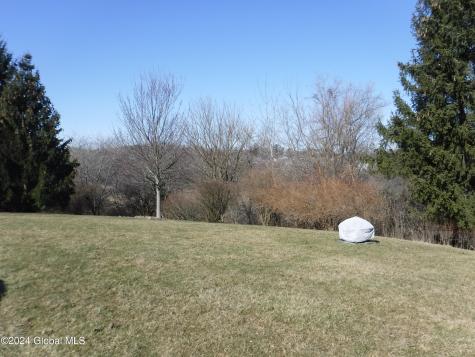 15 Lilac Lane Latham NY 12110