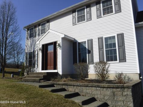 15 Lilac Lane Latham NY 12110