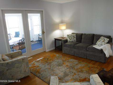 15 Lilac Lane Latham NY 12110