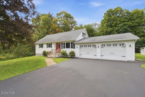 30 Scenic Road Hagaman NY 12086