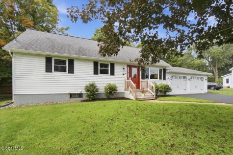 30 Scenic Road Hagaman NY 12086
