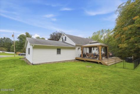 30 Scenic Road Hagaman NY 12086